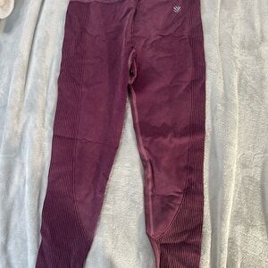 Forever 21 woman Burgundy Leggings